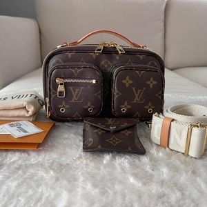 Like New!! LOUIS VUITTON Monogram Utility Crossbody